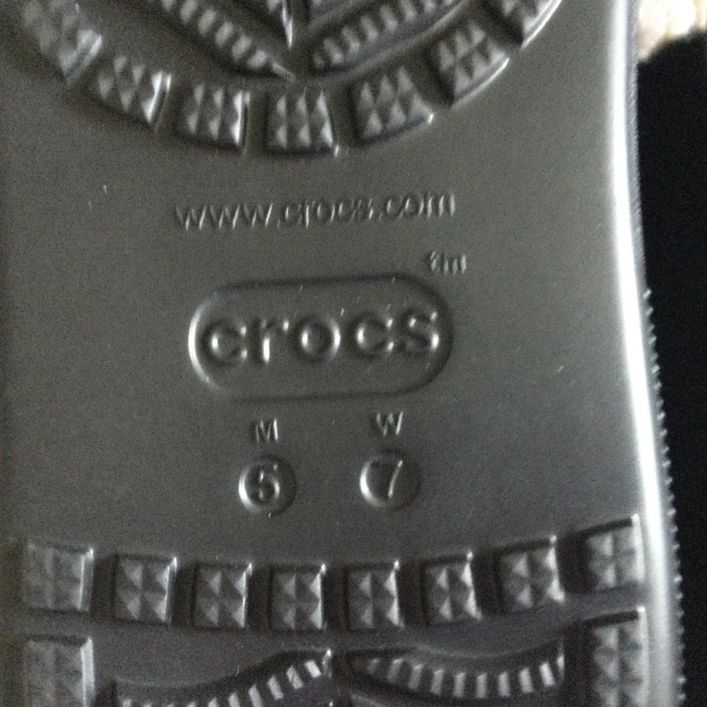 CROCS Furever Crush Classic fur lined Clog ( NEW w/Tags & Bag ) - Picture 9 of 13